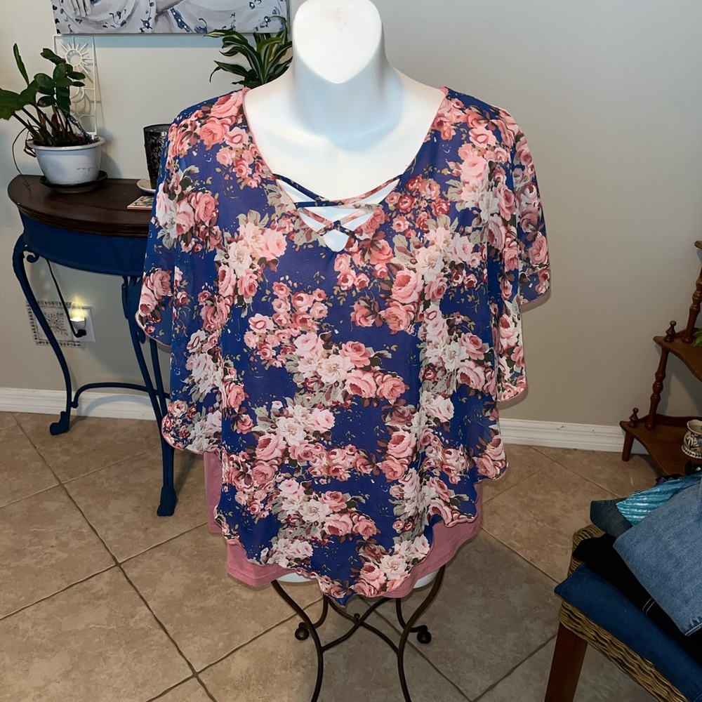 Sage & Vicky Floral Blue and Pink Top - L